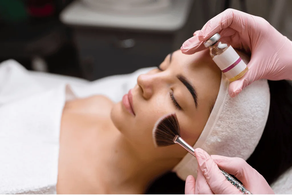 Illustration for the article: Chemical Peel Aftercare: A Day-by-Day Guide to Peeling, Redness and Healing